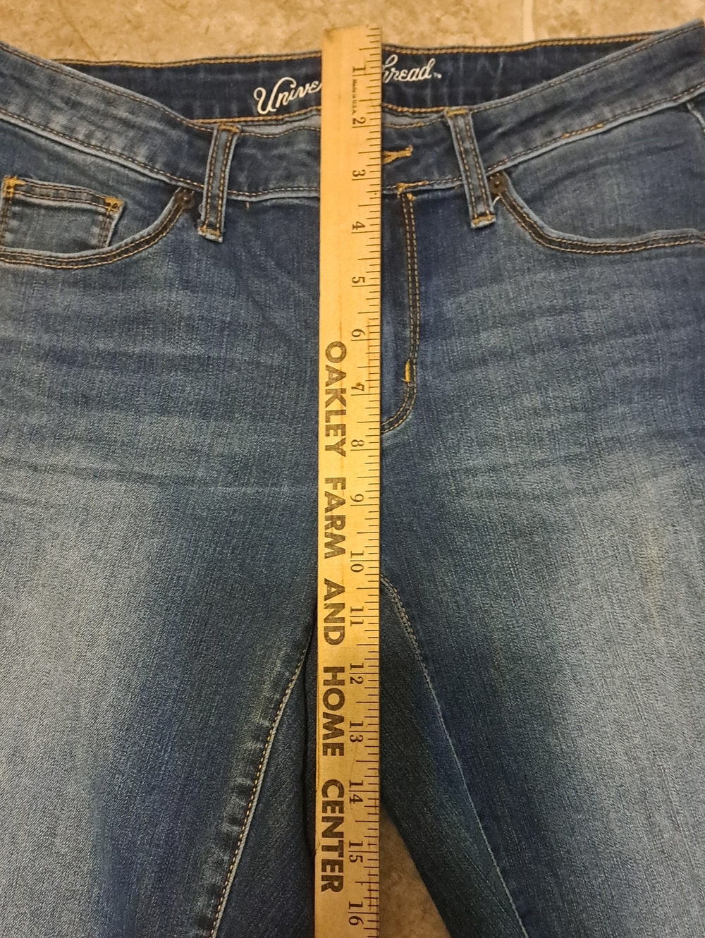 Universal Thread Women's Mid-Rise Dark Wash Skinny Jeans. Size 6/28R. - Picture 7 of 13